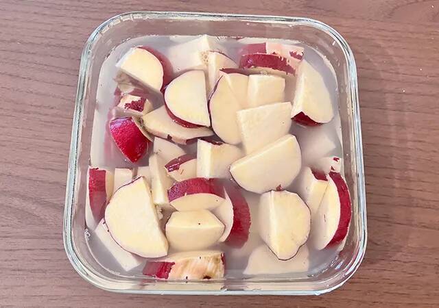 【簡単レシピ】ひと口大に切ったサツマイモを？　甘辛おいしい“絶品おかず”とは？