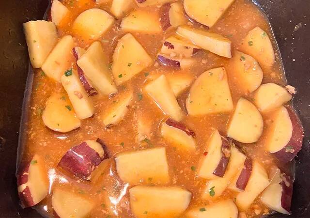 【簡単レシピ】ひと口大に切ったサツマイモを？　甘辛おいしい“絶品おかず”とは？