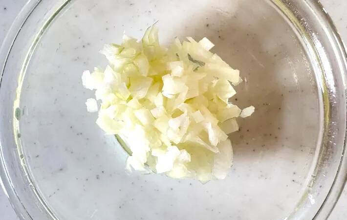 ハンバーグにのせて焼くと？　旬野菜の食べ方に「意外と合う」「華やか！」