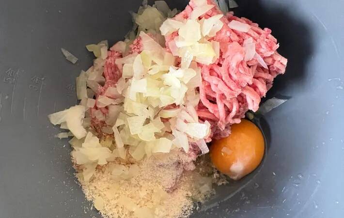 ハンバーグにのせて焼くと？　旬野菜の食べ方に「意外と合う」「華やか！」
