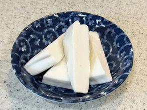 はんぺんに『ワサビ醤油』をつけてみて　刺身風にしたら食感に驚き！【食べ方4選】