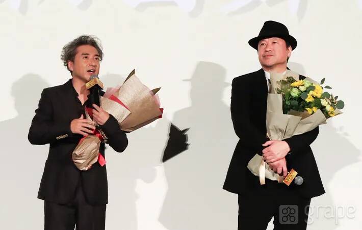 「さっきから気になっているのは…」　舞台挨拶中の佐藤二朗が、観客席を指さして？