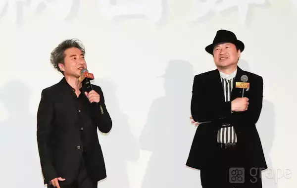 「「さっきから気になっているのは…」　舞台挨拶中の佐藤二朗が、観客席を指さして？」の画像