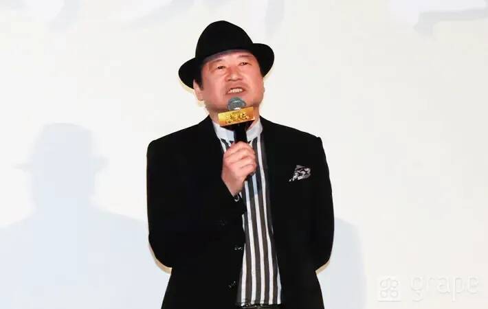 「さっきから気になっているのは…」　舞台挨拶中の佐藤二朗が、観客席を指さして？