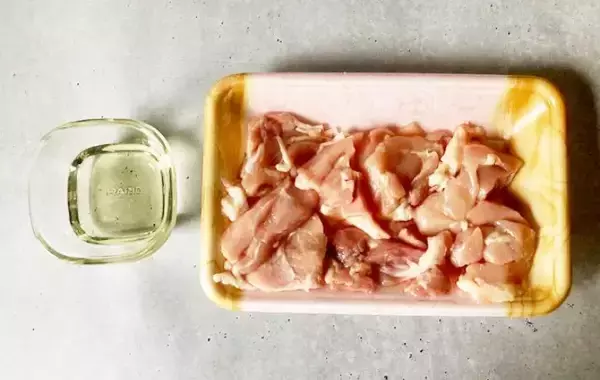 「鶏肉に片栗粉をまぶして…　絶品おかずに「家族が大喜び」「これで十分かも」」の画像