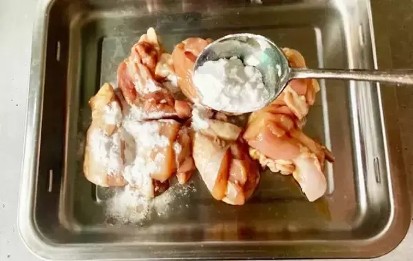 「鶏肉に片栗粉をまぶして…　絶品おかずに「家族が大喜び」「これで十分かも」」の画像