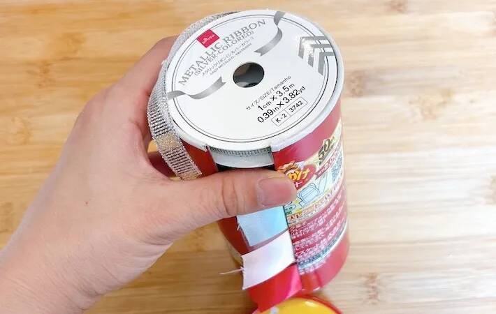 チップスターの空き箱、捨てないで！　意外な収納技に「これこそシンデレラフィット！」