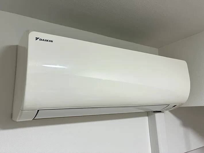 エアコンは『つけっぱなし』のほうが安い？　電気店の解説に「ありがたい」「助かります！」