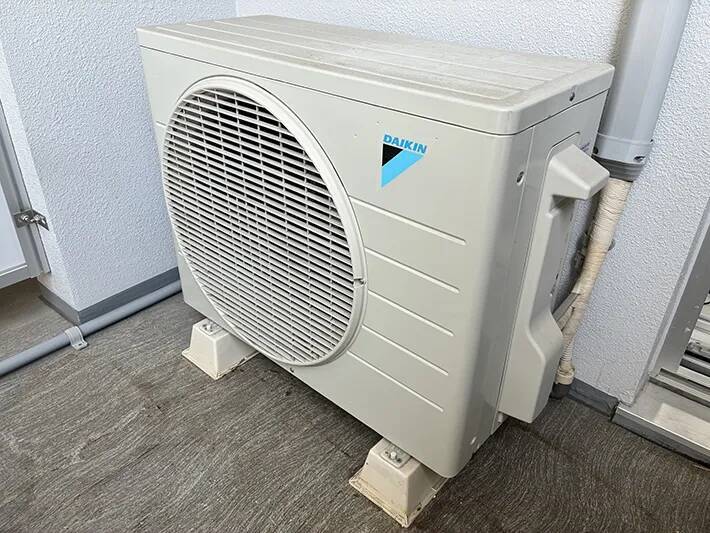 エアコンは『つけっぱなし』のほうが安い？　電気店の解説に「ありがたい」「助かります！」