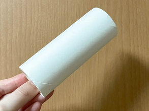 トイレットペーパーの芯に『折り紙』を巻くと？　0円でできる「おしゃれな収納グッズ」が便利