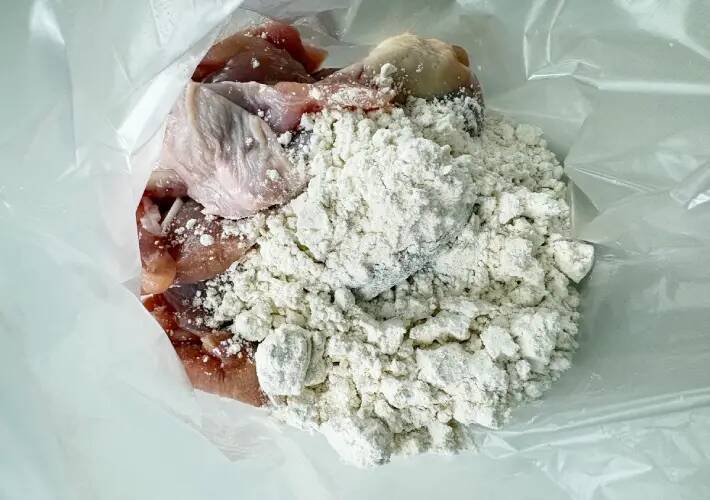 鶏モモ肉に『20g』まぶすだけ　下味いらずの唐揚げが「想像以上」「何個でもいける」