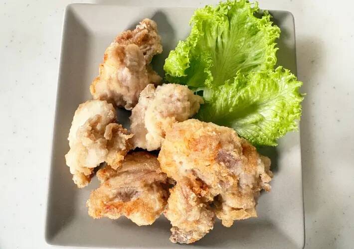 鶏モモ肉に『20g』まぶすだけ　下味いらずの唐揚げが「想像以上」「何個でもいける」