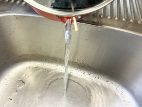 つまようじ1本で家事がラクに！　便利すぎる活用法に「時短になった」「きれいに保ってる」