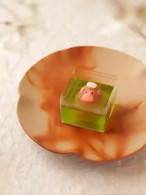 「温泉にのんびり浸かるサル　和菓子職人が練り切りにすると？「粋だな」」の画像