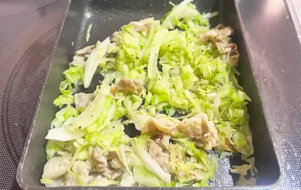 「パッと見、普通の玉子焼き　カットした断面に「ぎっしり！」「子供が完食」」の画像