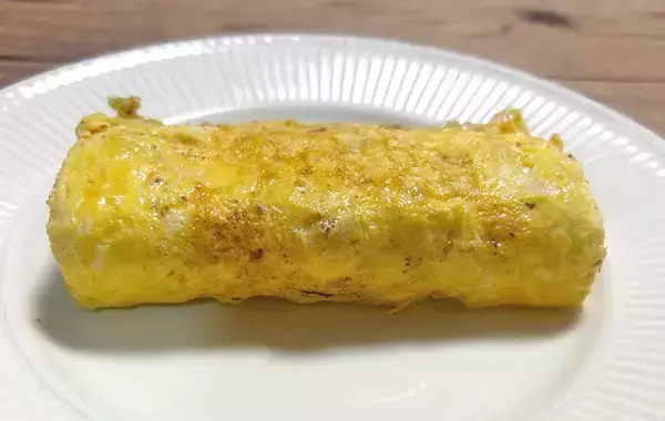 「パッと見、普通の玉子焼き　カットした断面に「ぎっしり！」「子供が完食」」の画像