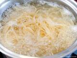 「パスタをゆでる時に入れる塩って何のため？　メーカーに聞いた『役割』とは」の画像1