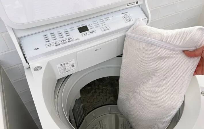 水着とタオルは一緒に洗う？分ける？　洗濯研究家の「気になる答え」は…