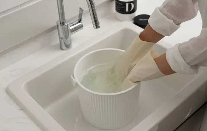 水着とタオルは一緒に洗う？分ける？　洗濯研究家の「気になる答え」は…