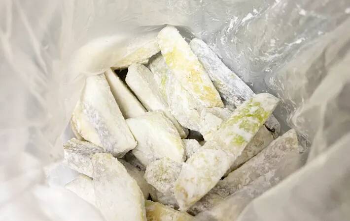 里芋が化けた！　レンチンして切った後に…？「息子がずっと食べてる」【マンネリ打破レシピ】