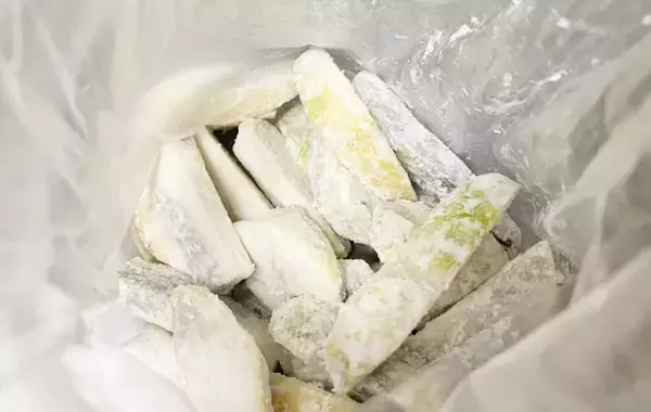 「里芋が化けた！　レンチンして切った後に…？「息子がずっと食べてる」【マンネリ打破レシピ】」の画像