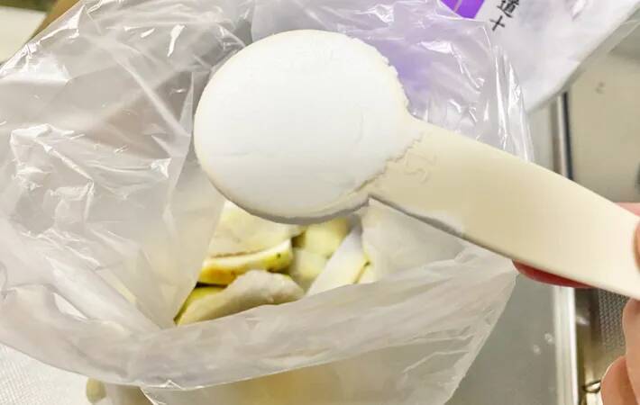 里芋が化けた！　レンチンして切った後に…？「息子がずっと食べてる」【マンネリ打破レシピ】