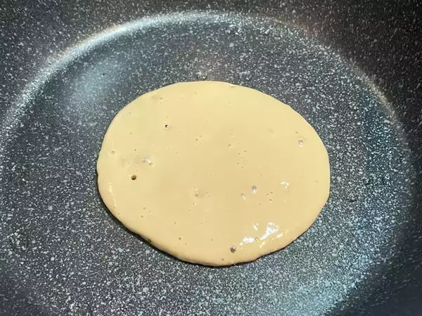 ホットケーキミックスにコーヒーをたっぷり注ぐ　フライパンで焼いてみたら…