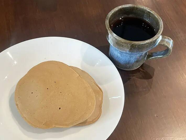 ホットケーキミックスにコーヒーをたっぷり注ぐ　フライパンで焼いてみたら…