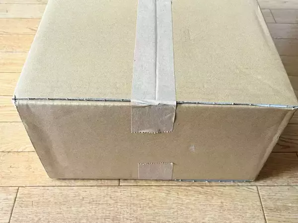 ダンボールはカッターで開けません！　押すだけの方法に「もっと早く知りたかった」【片づけテク4選】