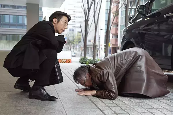 「【考察】高橋一生のコミカルな芝居に大笑い！一人二役の違いも…　『リボーン』第4話」の画像