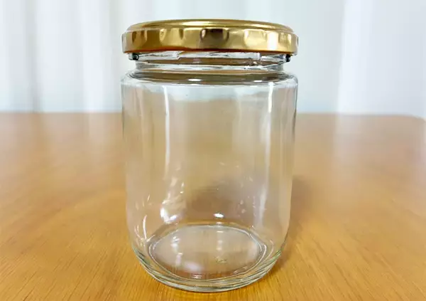 「実は宝の持ち腐れ！　捨てていたのが悔やまれる『ジャム空き瓶』の活用法【3選】」の画像