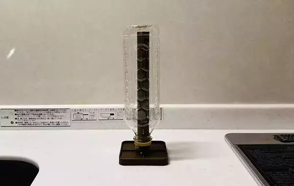 「洗い物の置き場所に3COINSのボトルドライヤーが最適！　「ペットボトルと水筒に使ってる」「ジッパー袋もいけた」」の画像