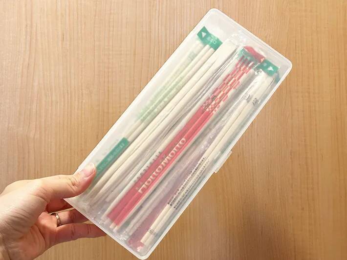 もらった割り箸、そのまま棚に入れてない？　100均アイテムを使った収納術に「もう手放せない」