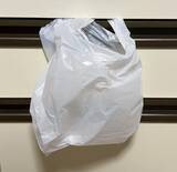 「フックは『逆さま』にして使うと便利！　ゴミ袋と組み合わせた活用法【2選】」の画像5