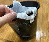 「フックは『逆さま』にして使うと便利！　ゴミ袋と組み合わせた活用法【2選】」の画像7