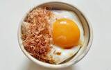 「卵1個で完成！　子供がハマる『おかかの目玉焼き丼』の作り方」の画像5