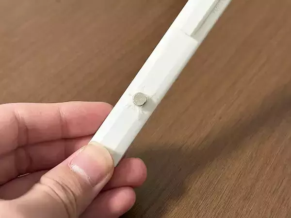 「100均で買ったブックエンド　並べて使うと…？意外な収納法に目からウロコ」の画像