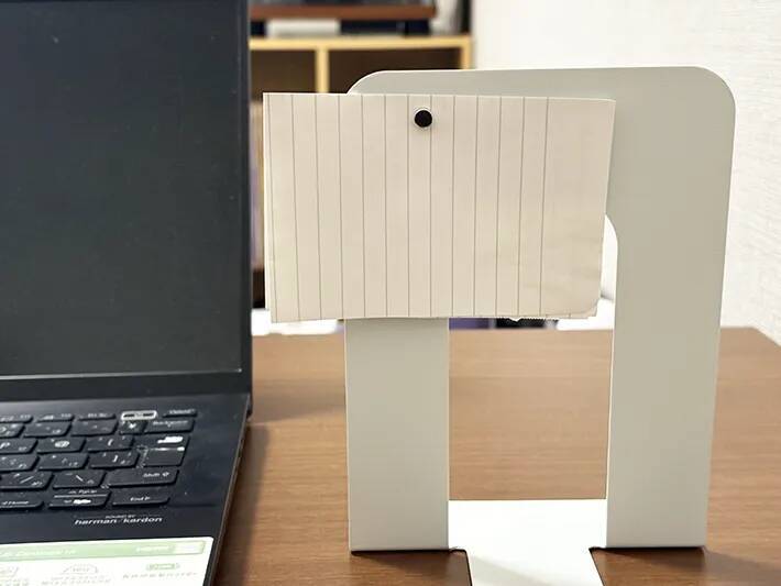 100均で買ったブックエンド　並べて使うと…？意外な収納法に目からウロコ