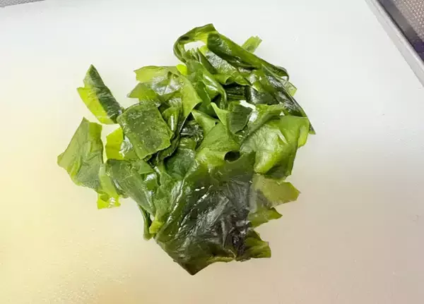 「納豆とオクラのそば　仕上げに『適量』かけたのは？「クリーミーでおいしい！」」の画像