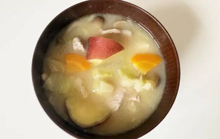 サツマイモを1本追加して　15分で作る『豚汁』に「満足感アップ」「芯から温まる」