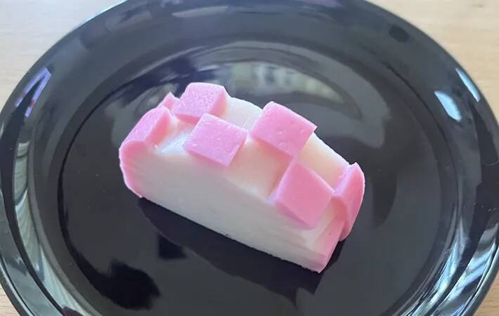 おせちの紅白カマボコが一気に華やぐ！　実は簡単だった『基本の飾り切り』4種