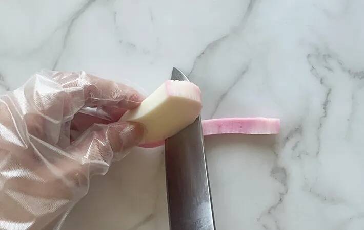 おせちの紅白カマボコが一気に華やぐ！　実は簡単だった『基本の飾り切り』4種