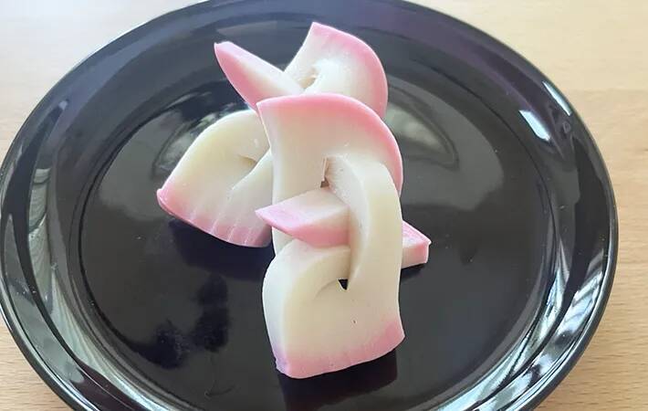 おせちの紅白カマボコが一気に華やぐ！　実は簡単だった『基本の飾り切り』4種