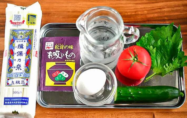 卵と夏野菜たっぷりそうめん　めんつゆをかけるのではなく…【管理栄養士の簡単レシピ】