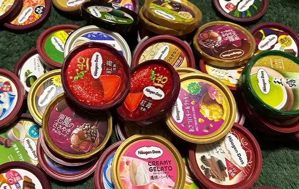 「ハーゲンダッツの『蓋』を集めた結果？　活用法に「楽しすぎる」」の画像