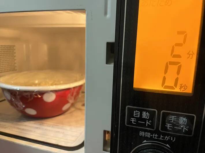 いなり寿司の皮が余ったら？　ボリューム満点の『おかず』レシピに「これ作るために買いたい」