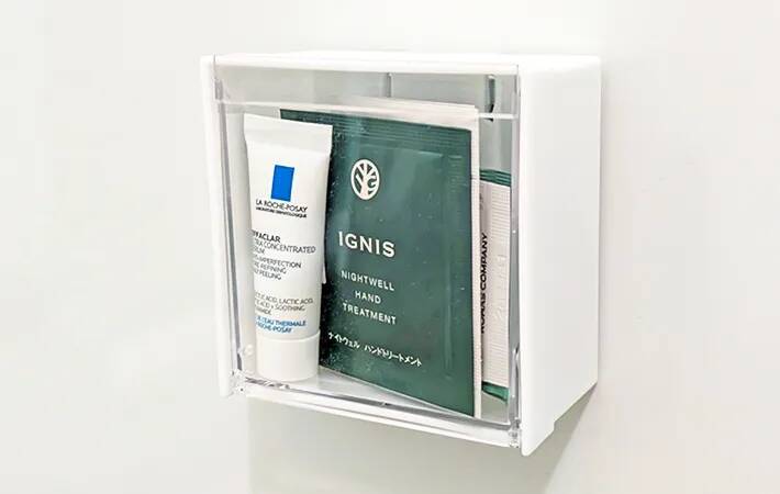 キッチンから玄関まで大活躍！　ダイソーに聞いた「マグネットつき100円収納」の活用法【4選】
