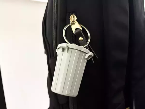 「110円の『ゴミ箱』　机の上に置くと…？「実際に使える！」」の画像