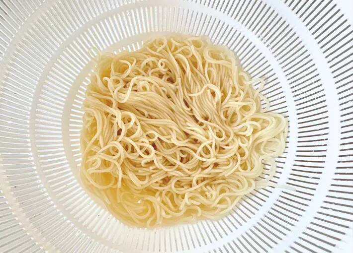 そうめんに『大さじ2杯』混ぜてみて！　めんつゆいらずの食べ方に「ありそうでなかった」