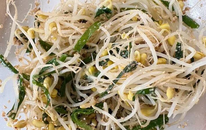 『さけるチーズ』を2本細かくさいて　和え物に入れると「味見で半分なくなる！」